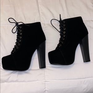 Black heel boots